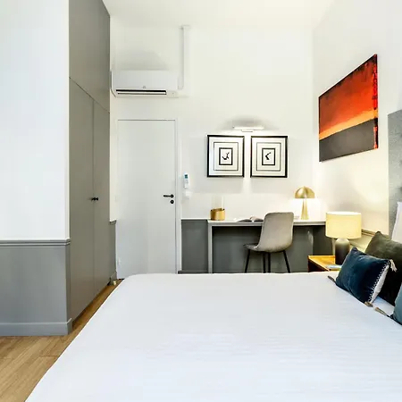 Livinparis - Luxury 3 & Ac 4 Bedrooms Montmartre I Paris