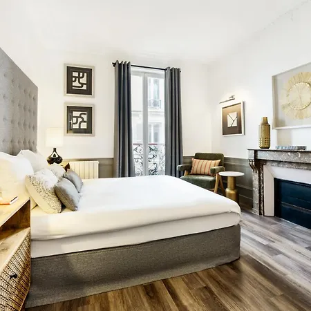 Livinparis - Luxury 3 & Ac 4 Bedrooms Montmartre I * Paris