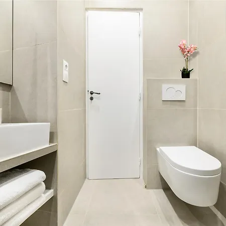 Livinparis - Luxury 3 & Ac 4 Bedrooms Montmartre I Paris