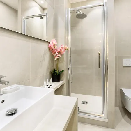 Livinparis - Luxury 3 & Ac 4 Bedrooms Montmartre I * Paris