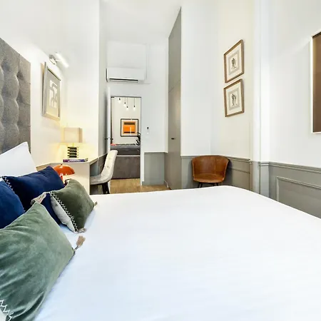 Livinparis - Luxury 3 & Ac 4 Bedrooms Montmartre I * Paris