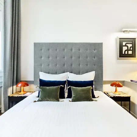 Livinparis - Luxury 3 & Ac 4 Bedrooms Montmartre I Paris