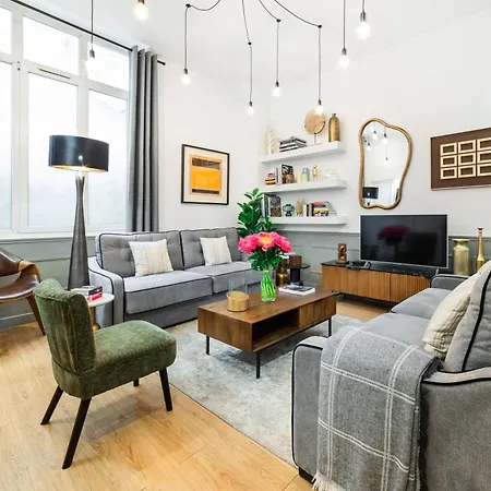 Livinparis - Luxury 3 & Ac 4 Bedrooms Montmartre I Paris