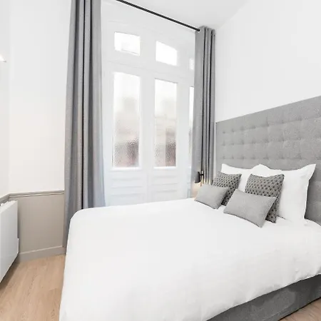 Livinparis - Luxury 3&4 Bedrooms Montmartre I * Paris