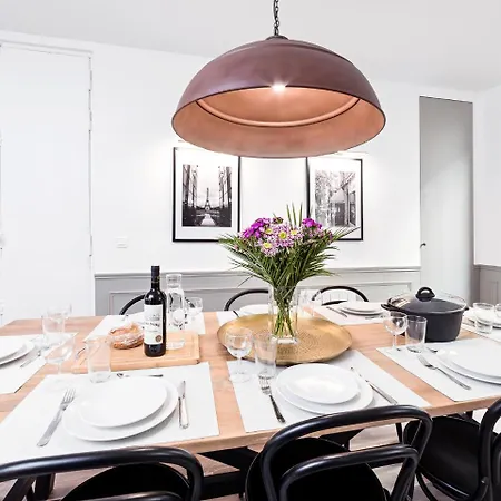 Livinparis - Luxury 3 & 4 Bedrooms Montmartre I Parijs