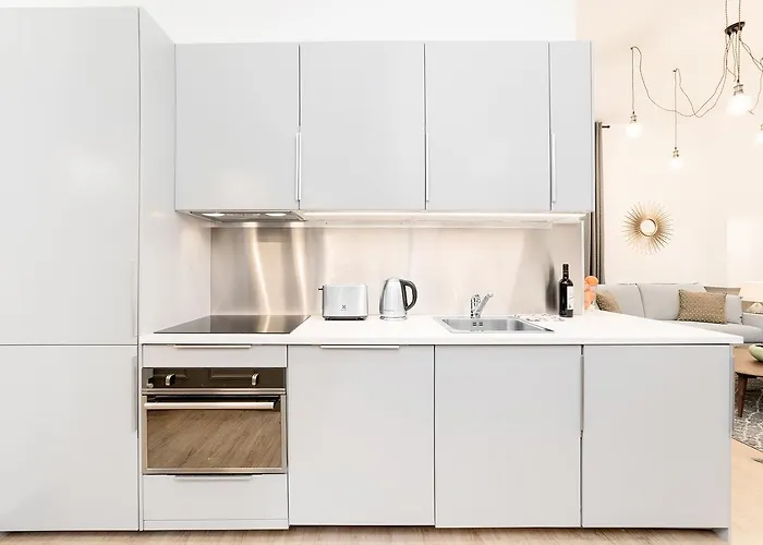 Livinparis - Luxury 3&4 Bedrooms Montmartre I * Paris