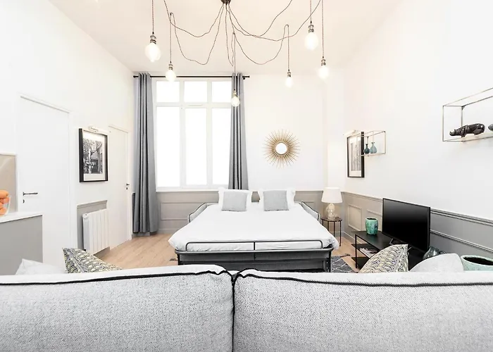 Livinparis - Luxury 3&4 Bedrooms Montmartre I Appartement