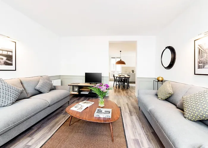 Livinparis - Luxury 3&4 Bedrooms Montmartre I * Paris