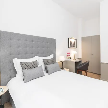 Livinparis - Luxury 3 & 4 Bedrooms Montmartre I Apartment