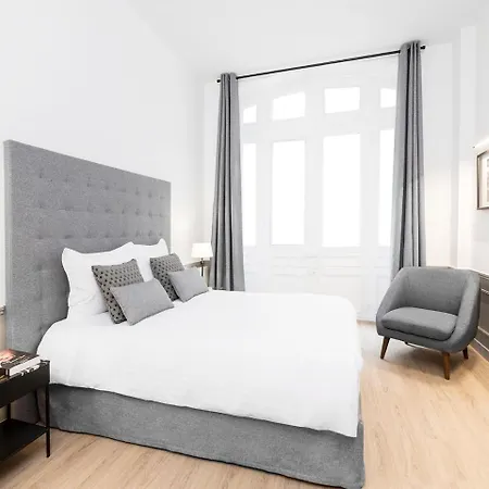 Livinparis - Luxury 3 & 4 Bedrooms Montmartre I Apartment Paris