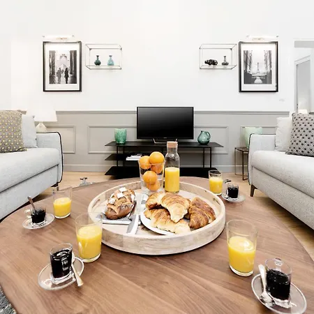 Apartment Livinparis - Luxury 3 & 4 Bedrooms Montmartre I Paris