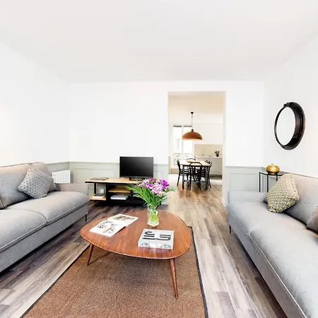 Livinparis - Luxury 3 & 4 Bedrooms Montmartre I * Paris