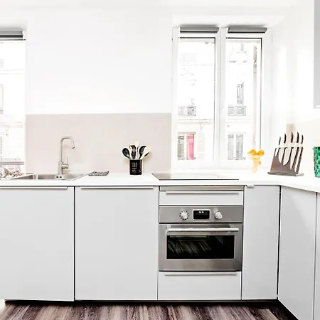 Livinparis - Luxury 3 & 4 Bedrooms Montmartre I Apartment *