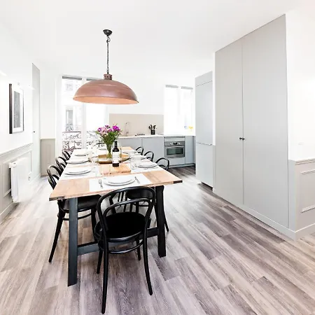 Livinparis - Luxury 3 & 4 Bedrooms Montmartre I Apartment