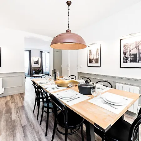 Apartment Livinparis - Luxury 3 & 4 Bedrooms Montmartre I Paris